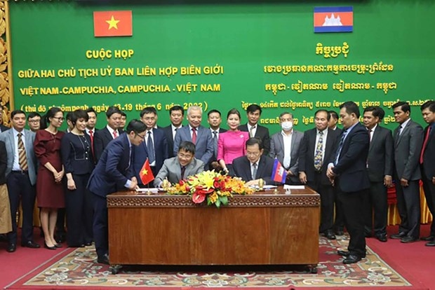Vietnam, Cambodia continue efforts in border demarcation and marker planting
